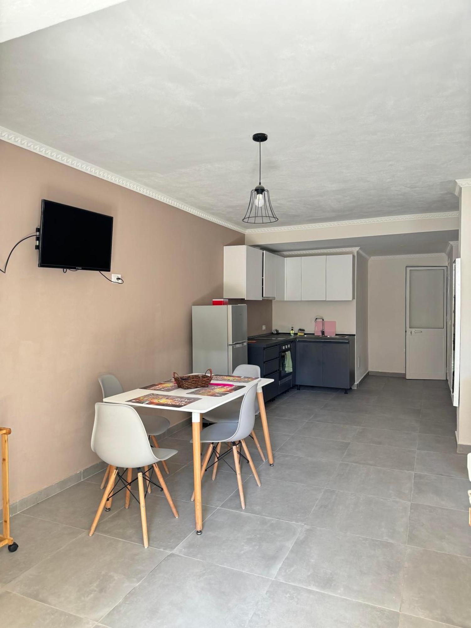 Bakalli Rooms1 Appartamento Golem (Tirana)